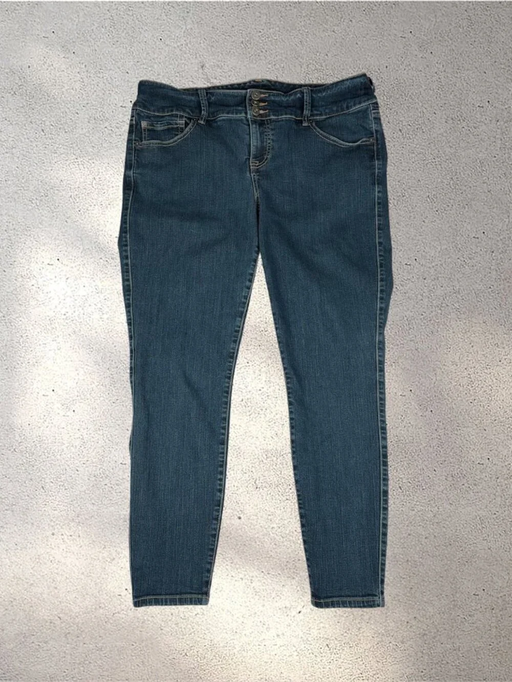 Torrid Premium Jegging Jeans Women's 18R Blue Mid Rise Skinny Stretch Denim euc